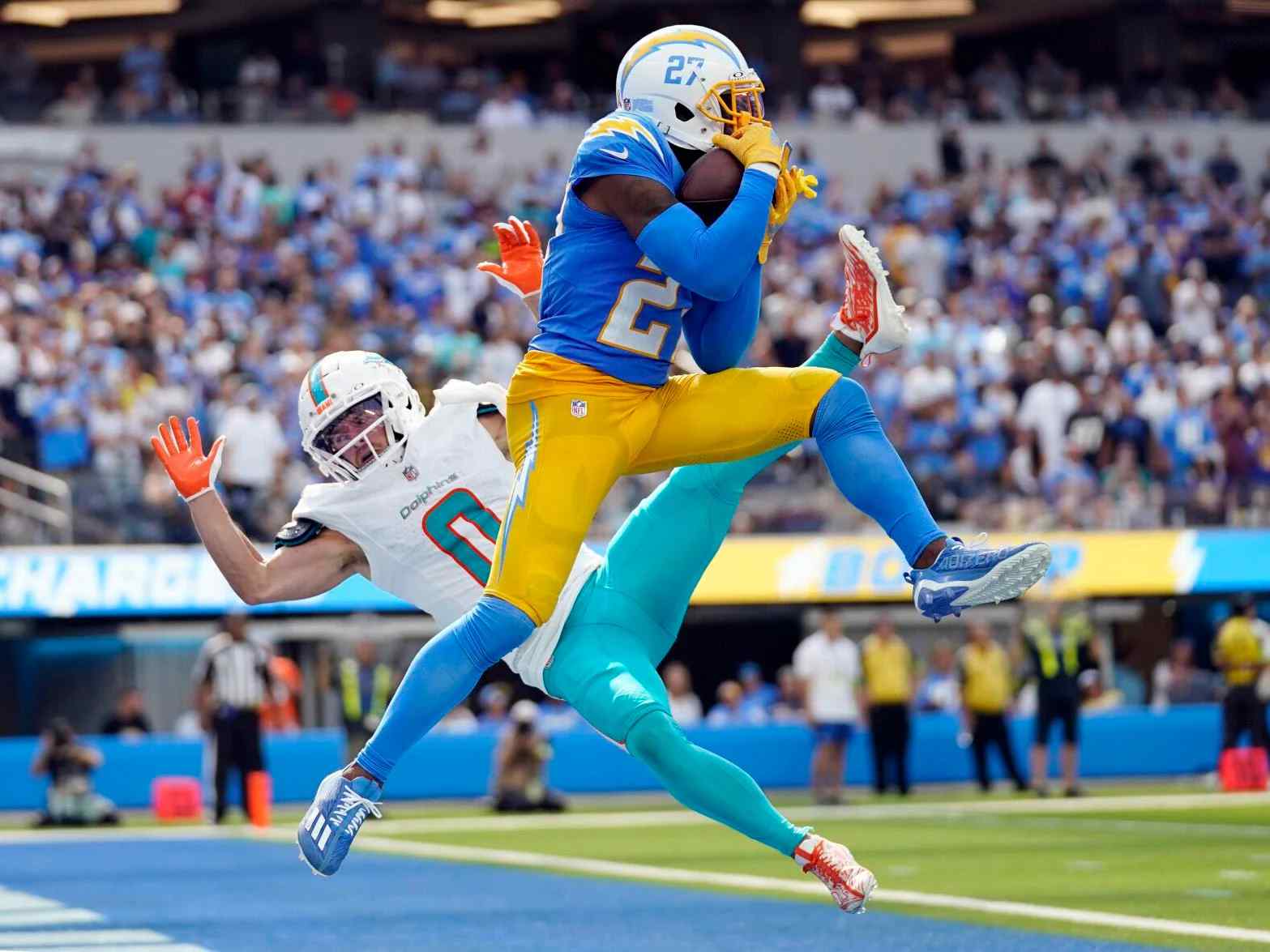 Los Angeles Chargers Win Against Miami Dolphins 36-34